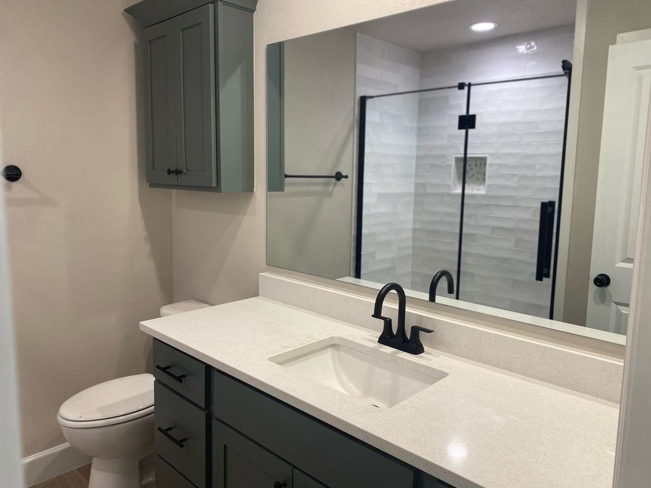 136 N Centennial Ave - Photo 2 of 12