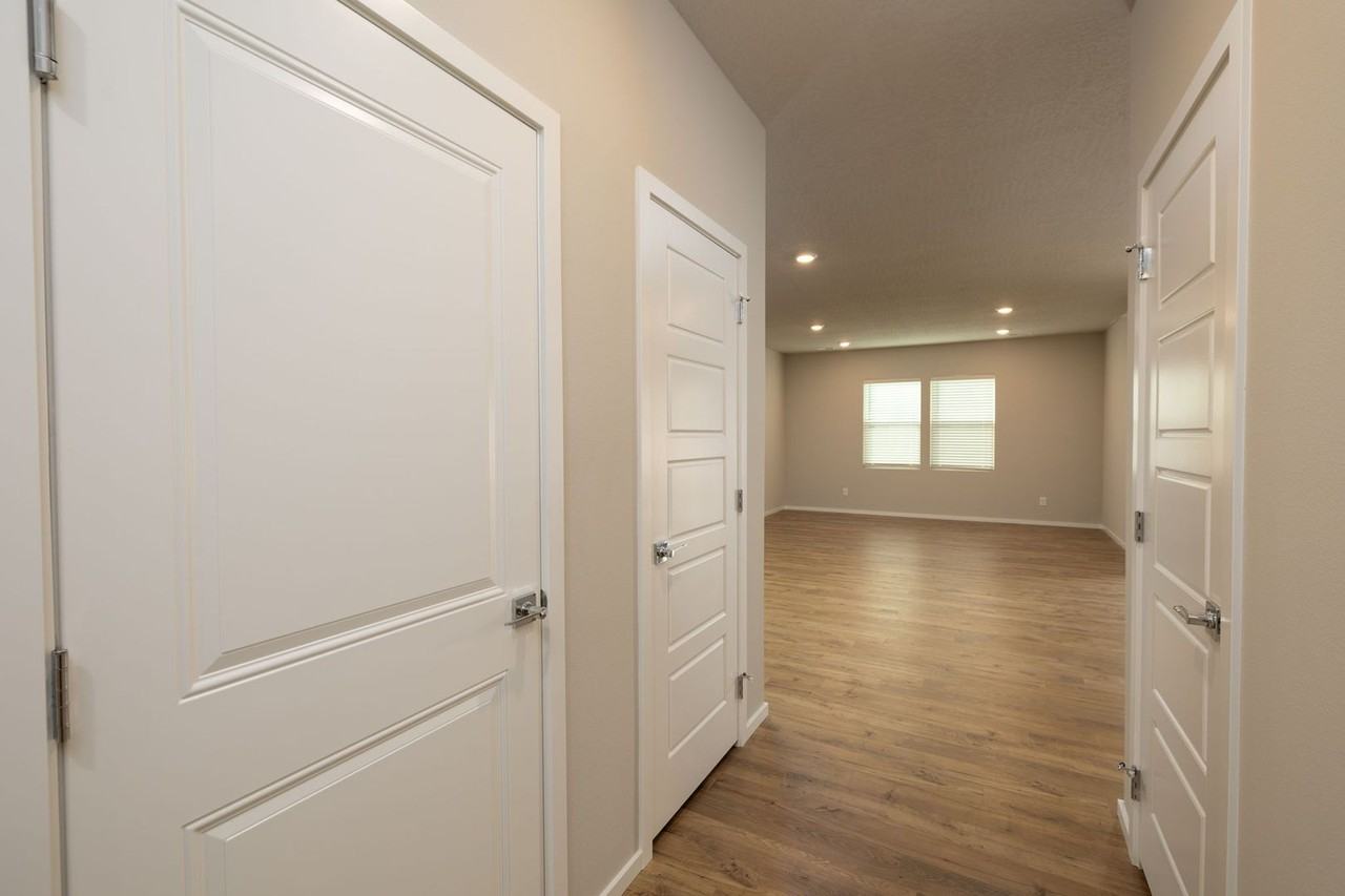 3744 S Clinton Rd - Photo 4 of 41