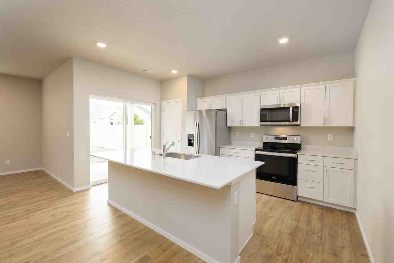 3744 S Clinton Rd - Photo 5 of 41