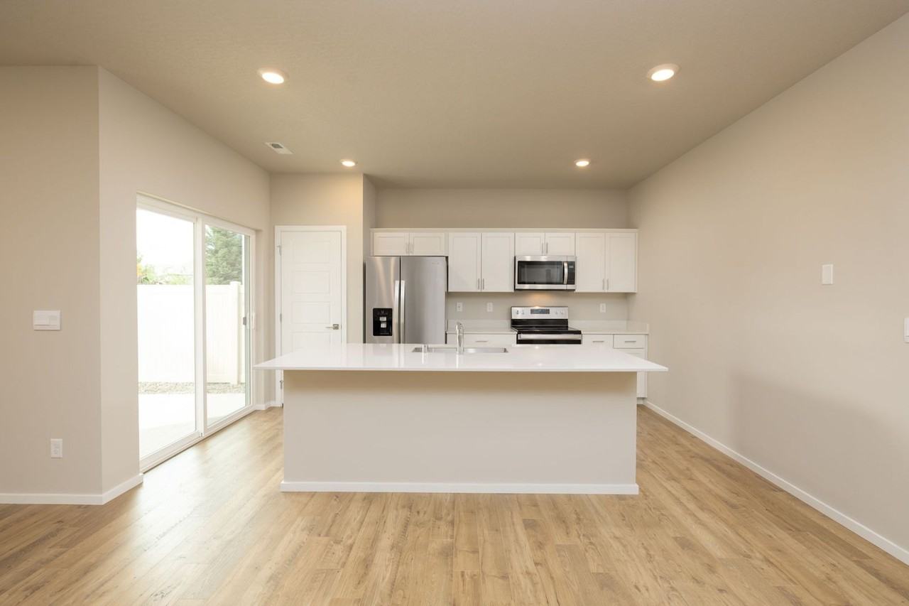 3744 S Clinton Rd - Photo 6 of 41