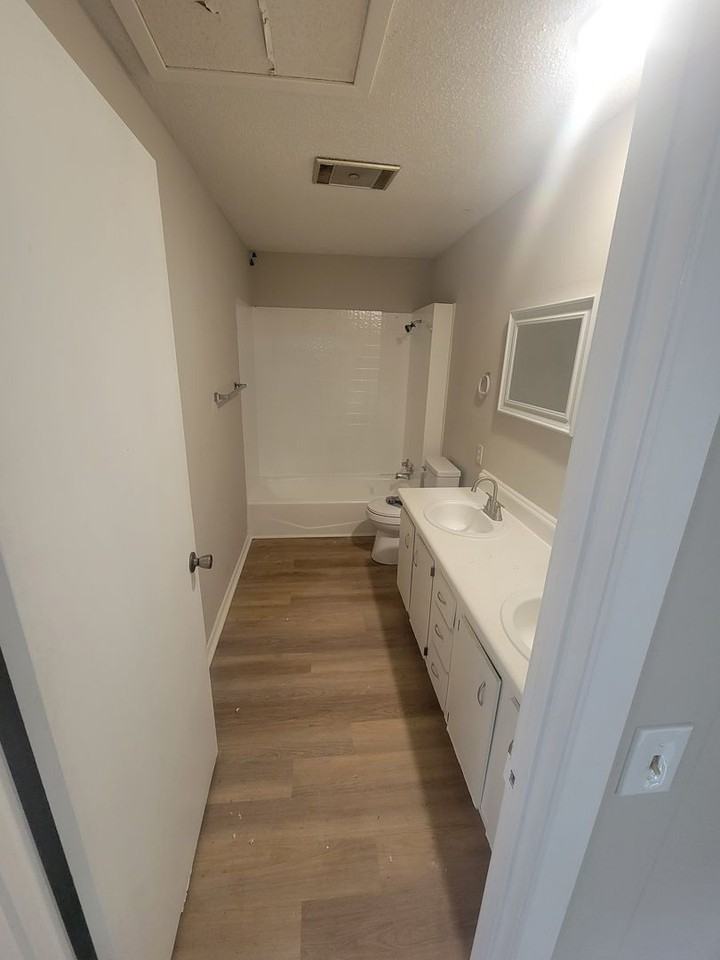 508 Spruce St - Photo 2 of 12