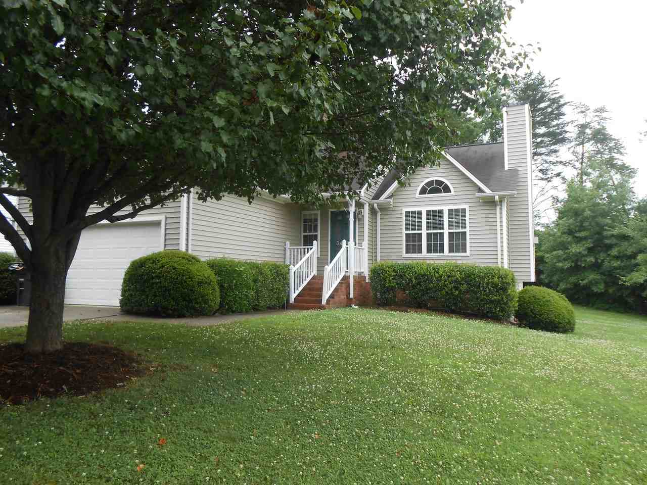 3404 Crimson Wood Dr - Photo 3 of 7