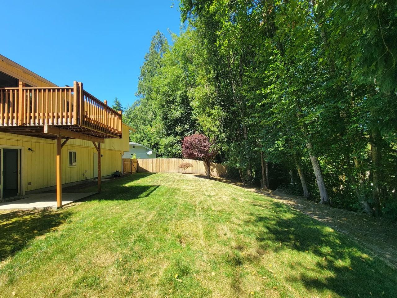 1276 Ne Magnum Ct - Photo 3 of 23