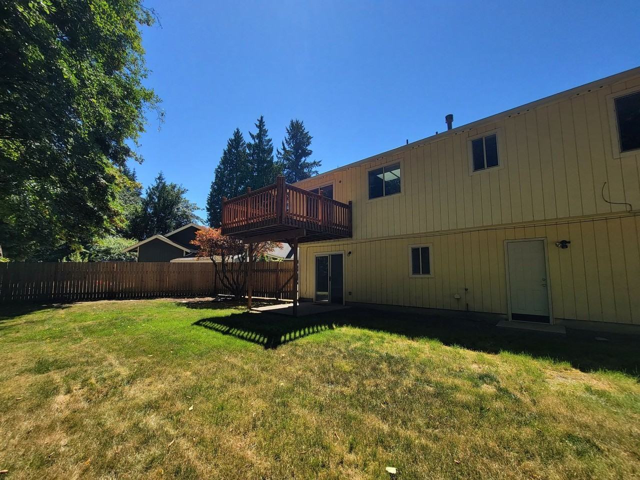 1276 Ne Magnum Ct - Photo 4 of 23