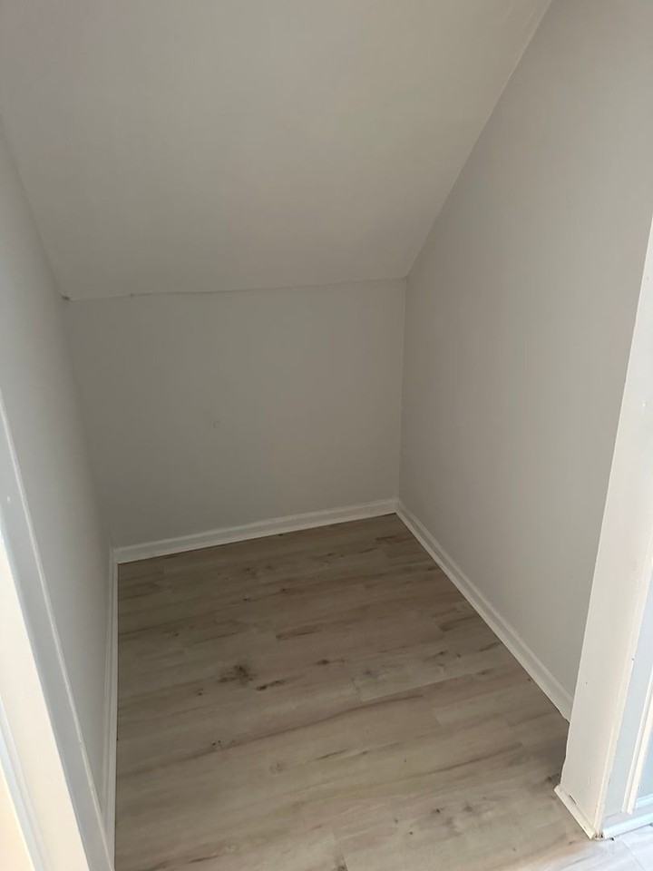 221 Defense Ave - Photo 3 of 23