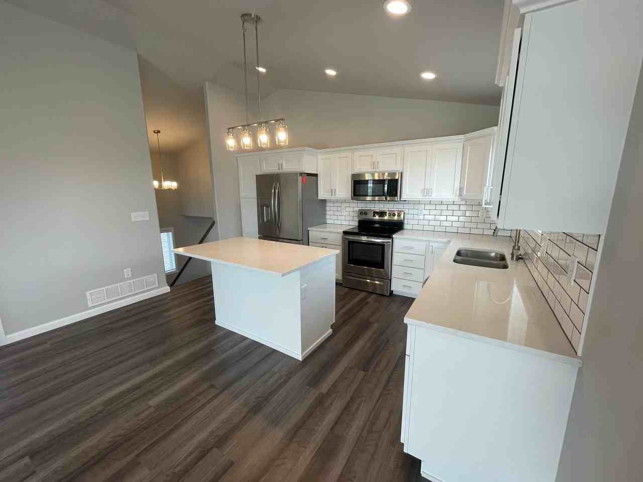 2562 74th Ave S - Photo 3 of 20