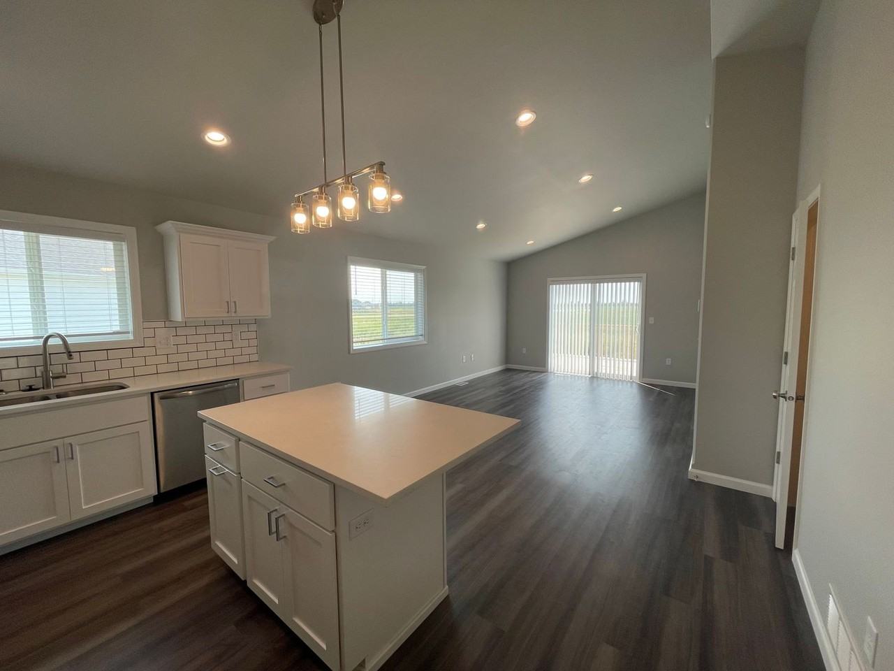 2562 74th Ave S - Photo 4 of 20
