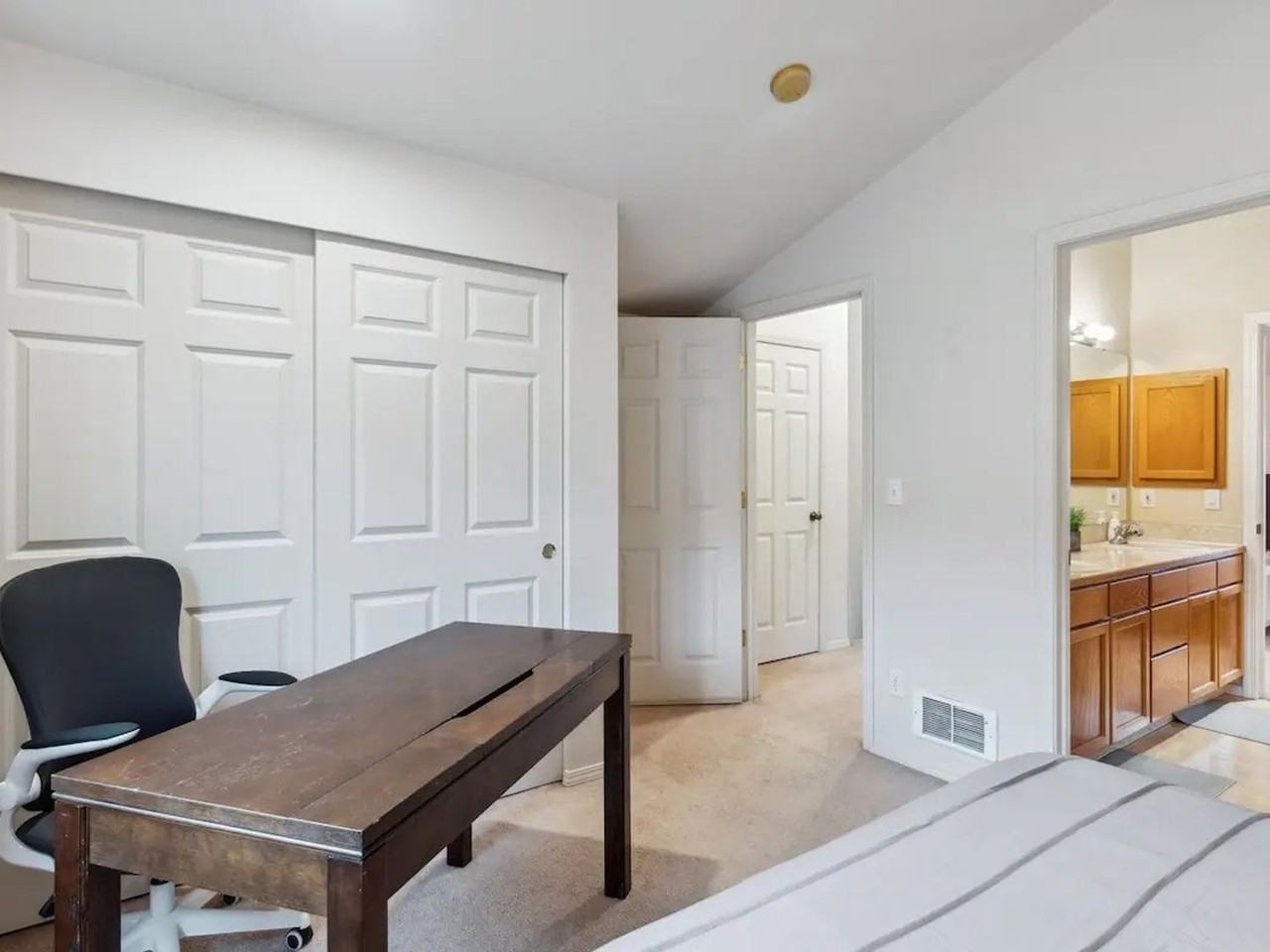 7530 43rd Ave S - Photo 2 of 19