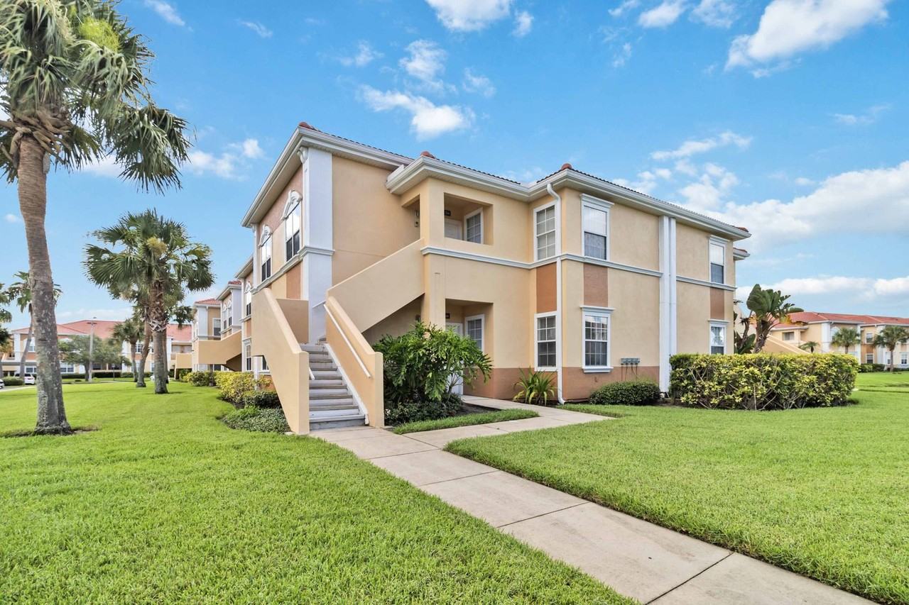 2950 Viscaya Pl - Photo 2 of 37