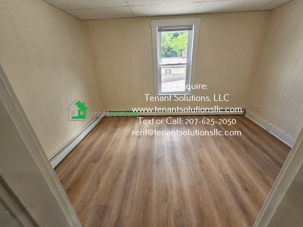 80 Essex Avenue - Photo 3 of 11