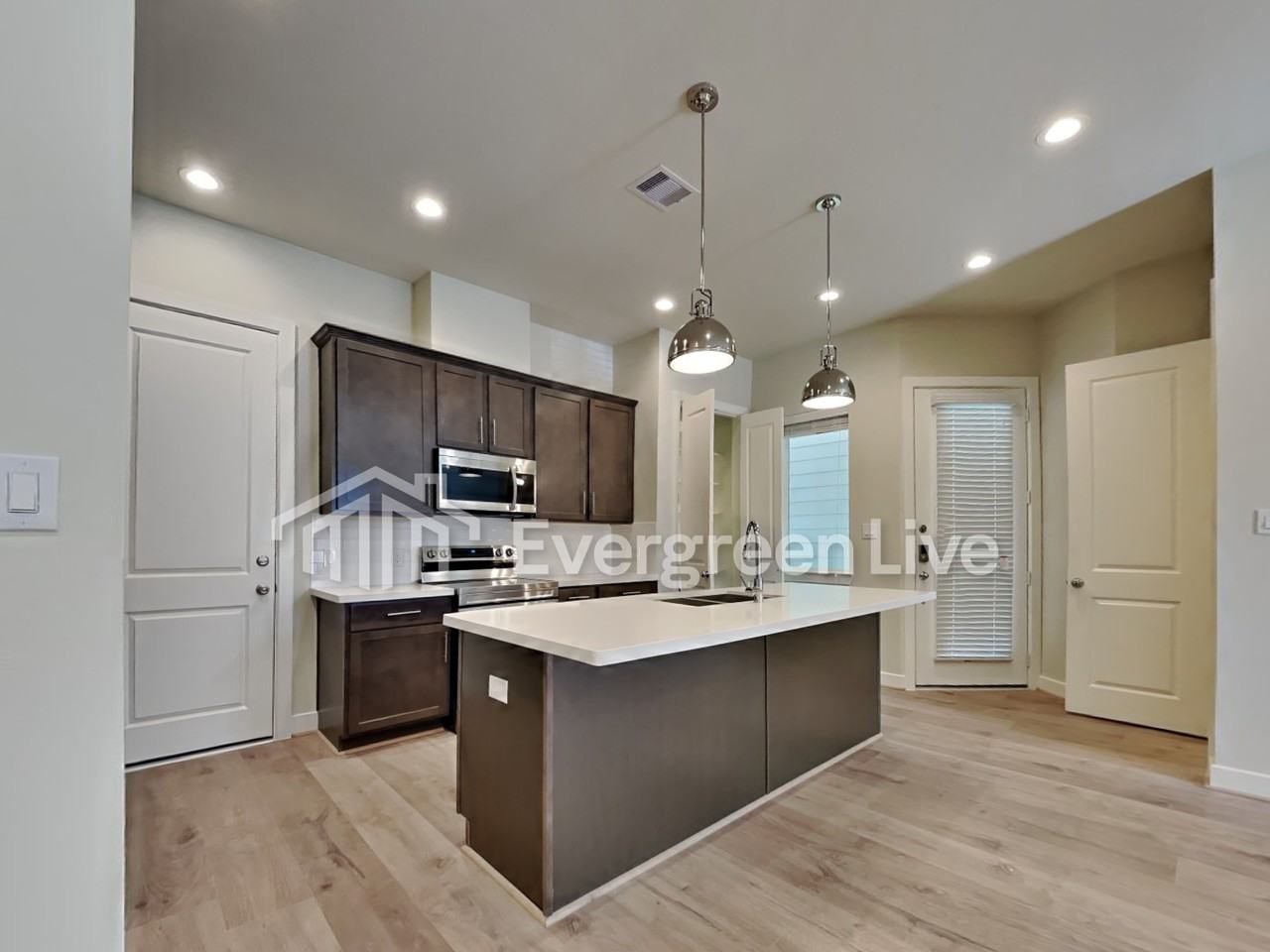5732 Quinn Landing Ln - Photo 2 of 15