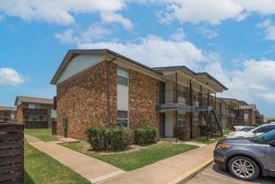 Country Club Apartments - Photo 1 of 1