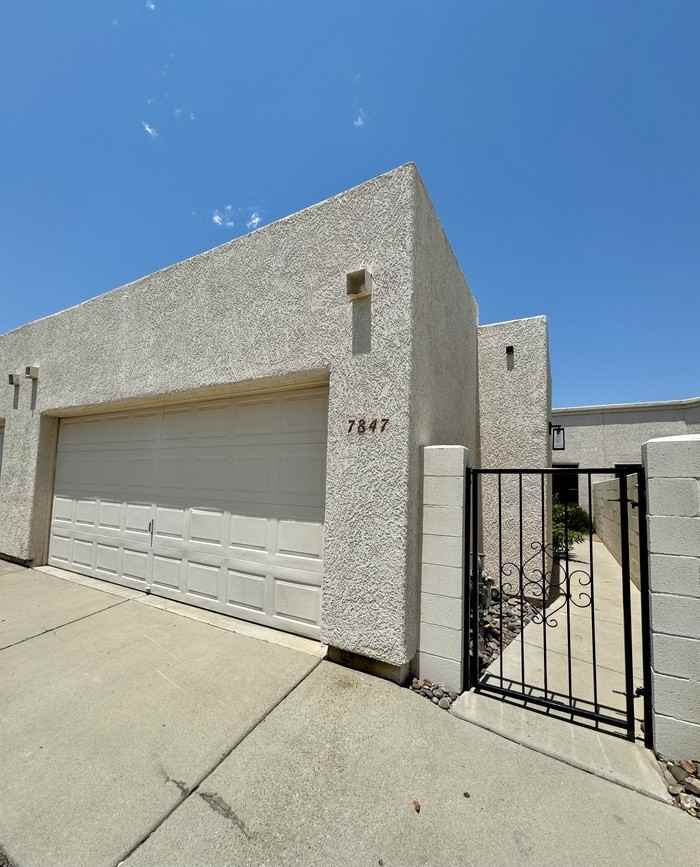 7847 E Roget Dr - Photo 2 of 26