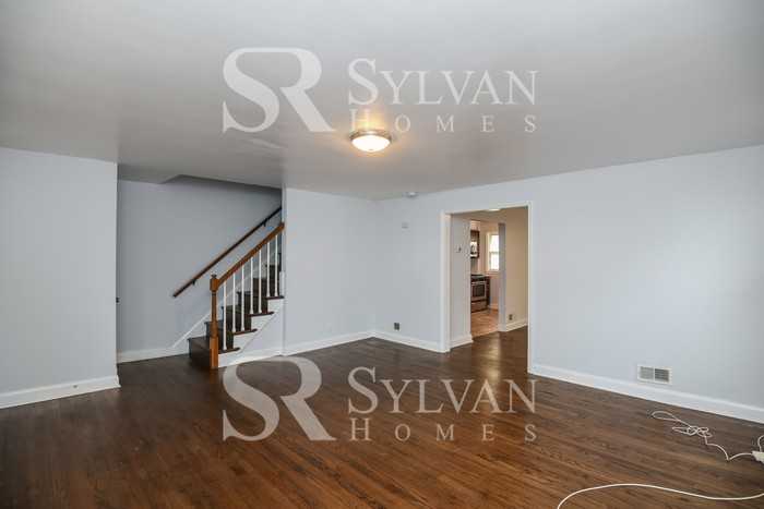 1122 Newfield Rd - Photo 2 of 15
