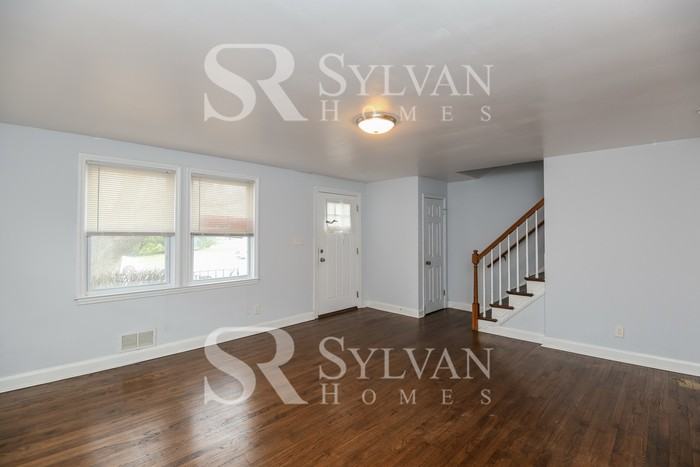 1122 Newfield Rd - Photo 3 of 15