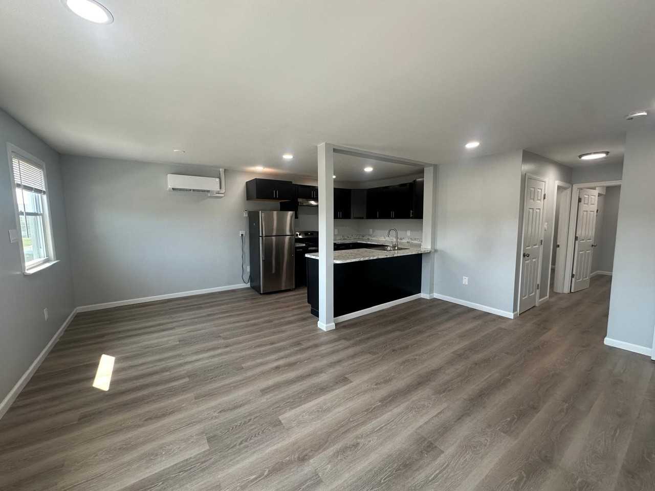 1914 N Missouri Ave - Photo 5 of 16