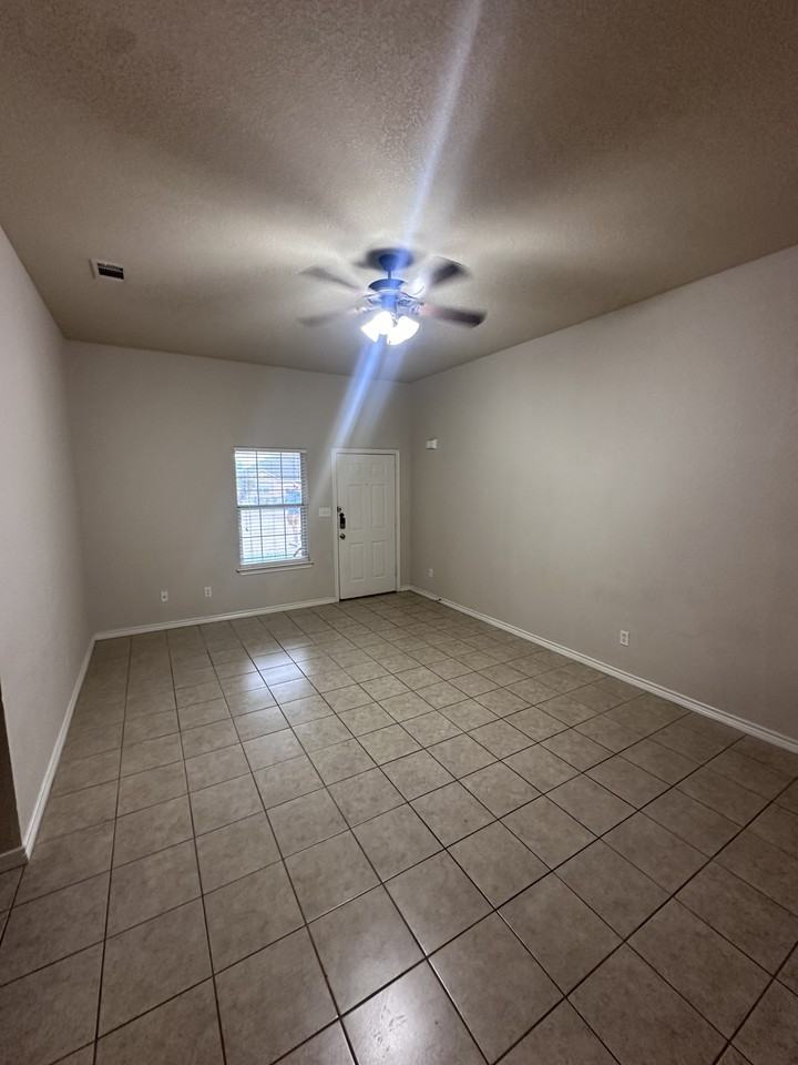 3510 Paloma Ridge Dr - Photo 3 of 10