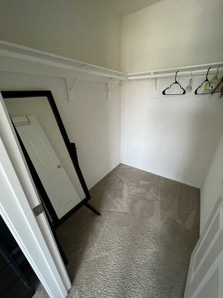 1915 Ginkgo St #A - Photo 3 of 8