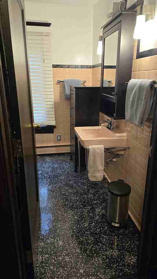 1004 Weller Ave #NA - Photo 4 of 50