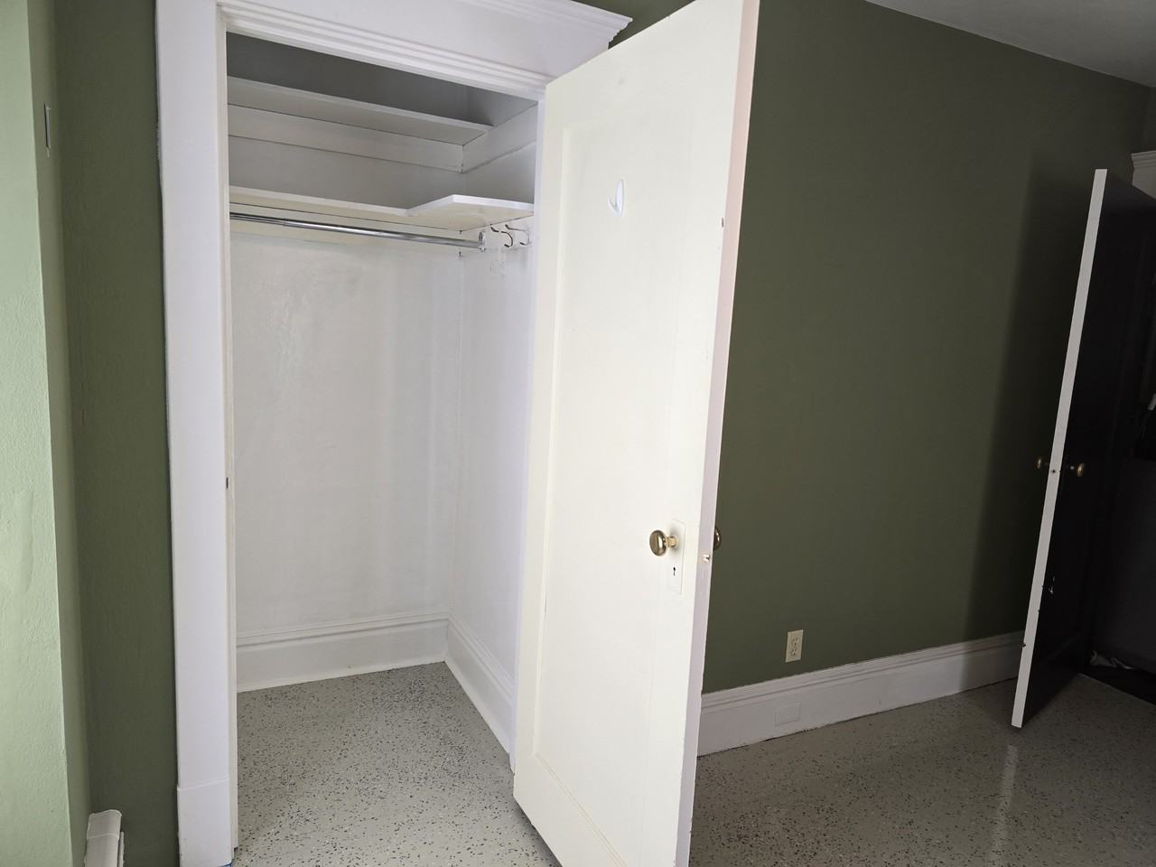1004 Weller Ave #NA - Photo 5 of 50