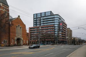 featured image of 2525 Bathurst St