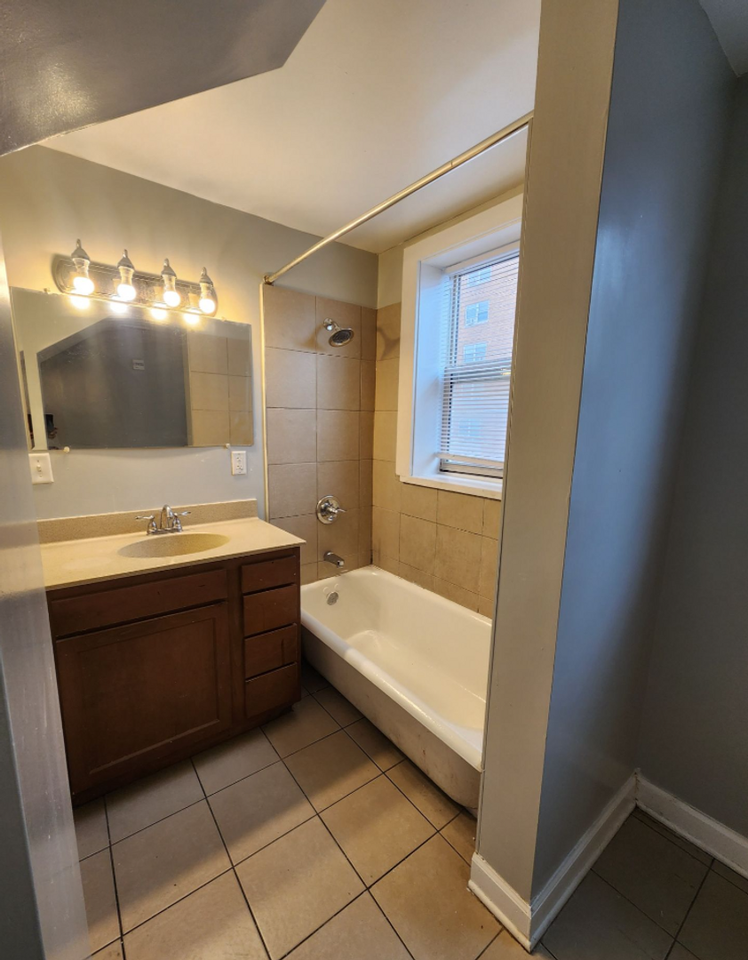 Oxmoor Indy - Photo 7 of 11