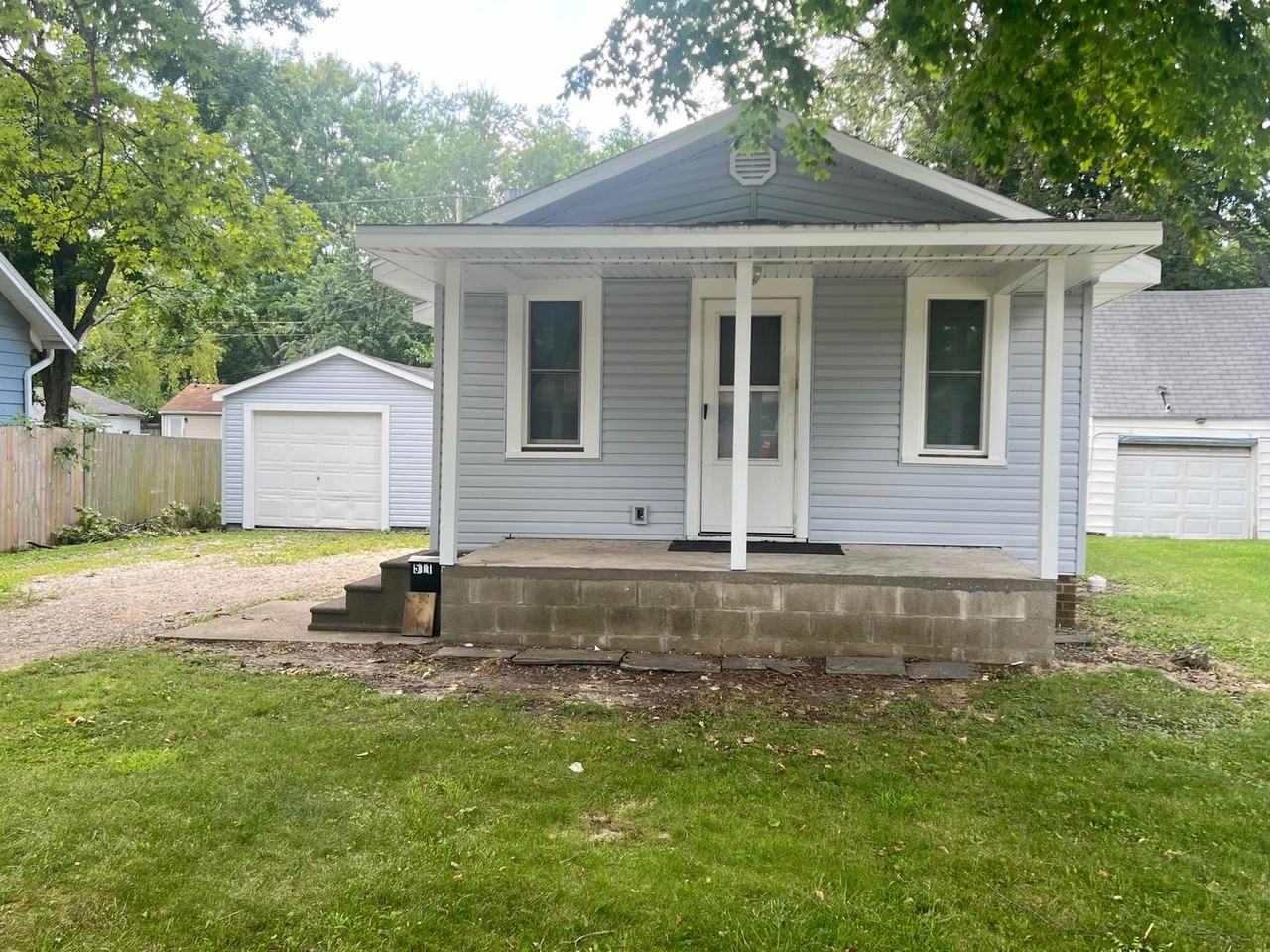 511 N Garfield Ave - Photo 2 of 17
