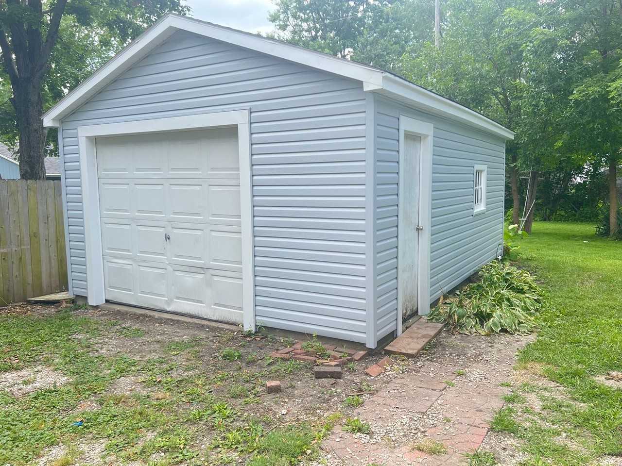 511 N Garfield Ave - Photo 4 of 17