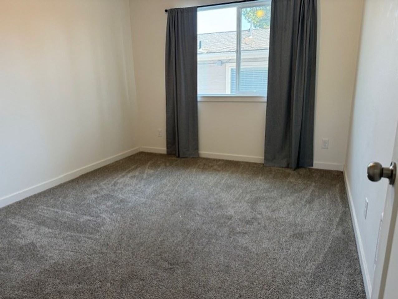 639 Se Reed Market Rd - Photo 7 of 12