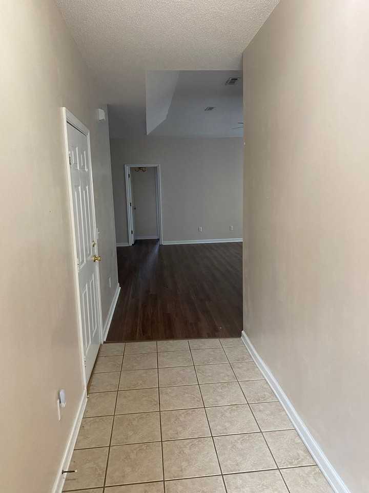 115 Woodmere Dr - Photo 6 of 12