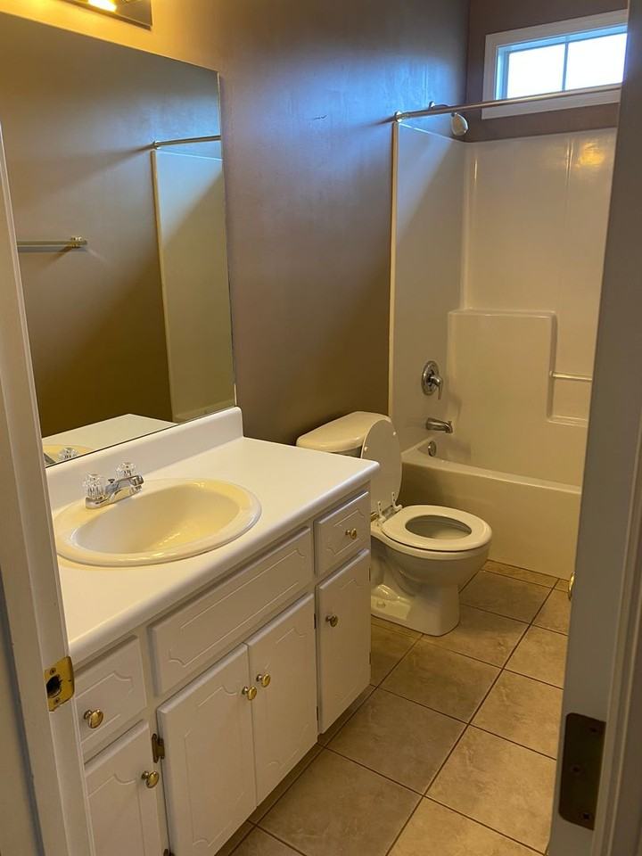 115 Woodmere Dr - Photo 7 of 12