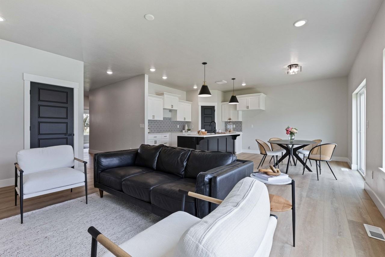569 S Idaho Ave - Photo 5 of 44