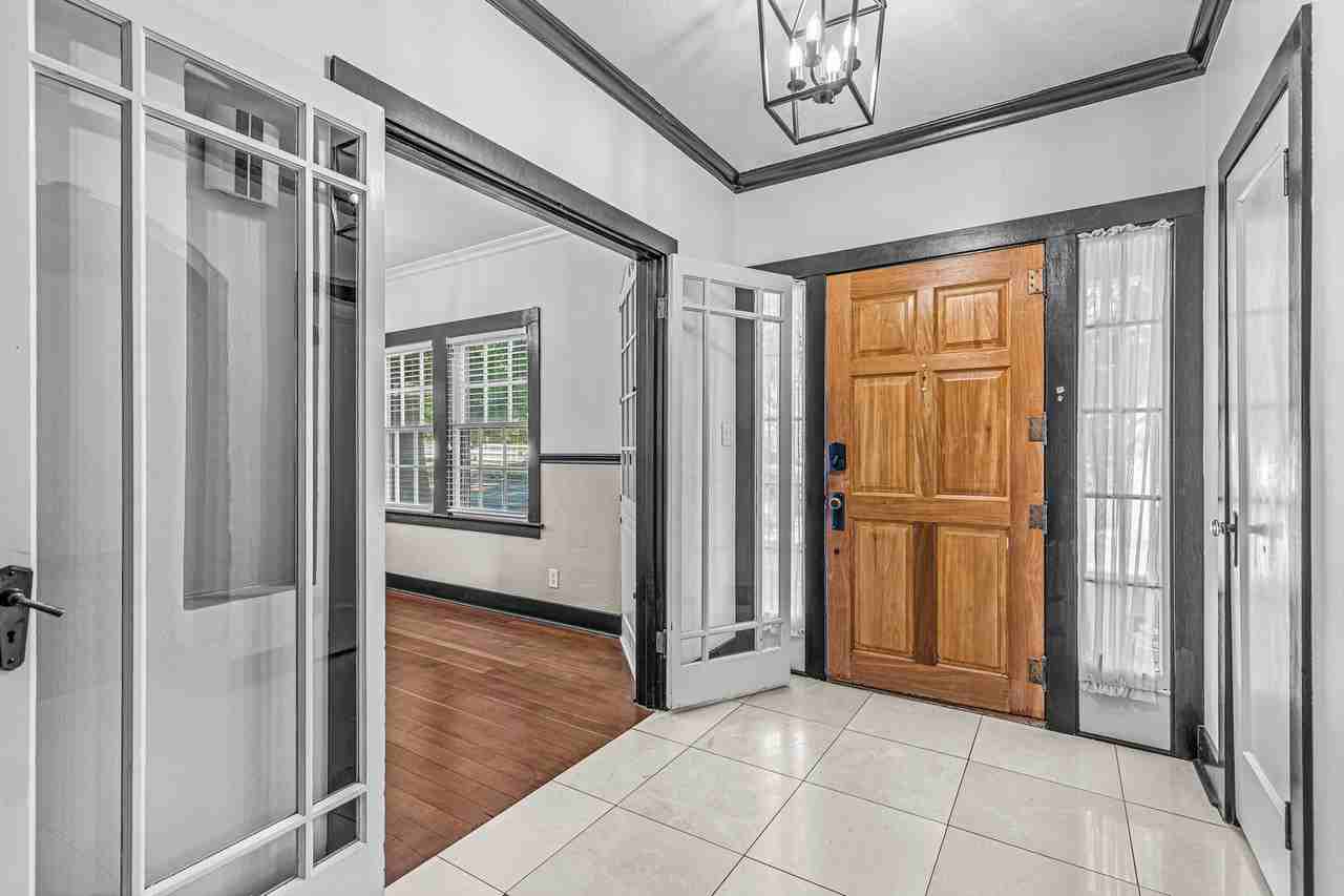 400 Clay St - Photo 4 of 50