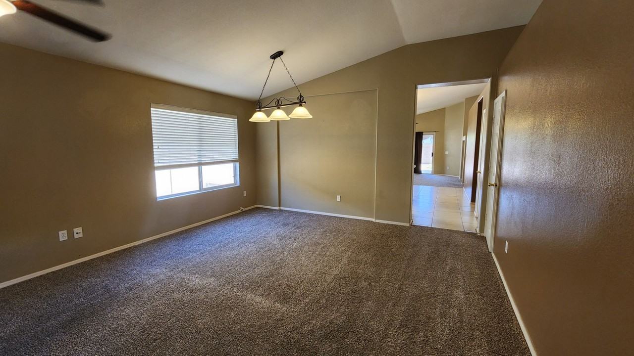 2925 E Harwell Rd - Photo 3 of 19