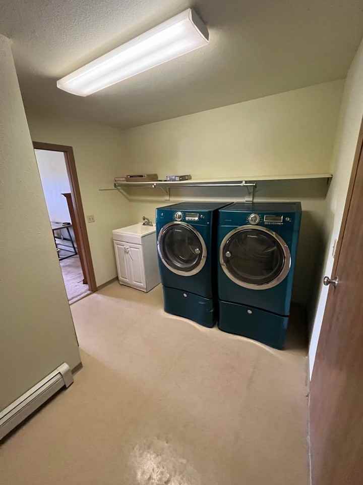 1209 Bainbridge Blvd - Photo 2 of 12