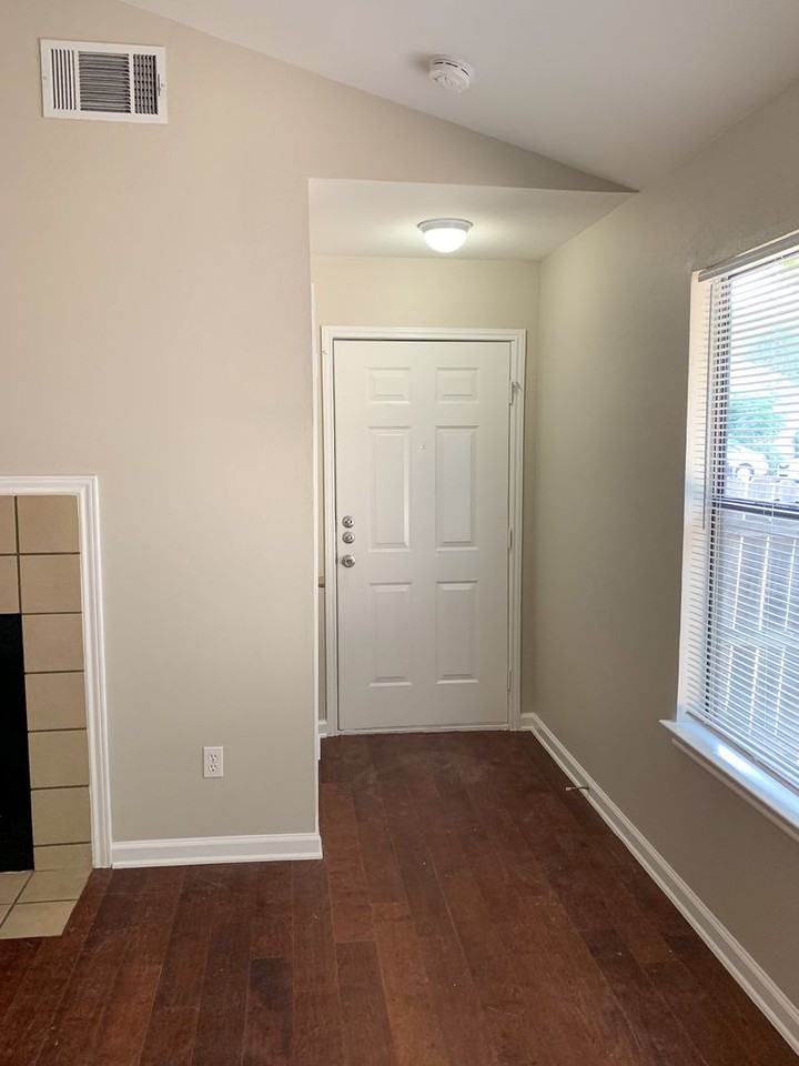 11803 Lochridge Dr - Photo 3 of 24
