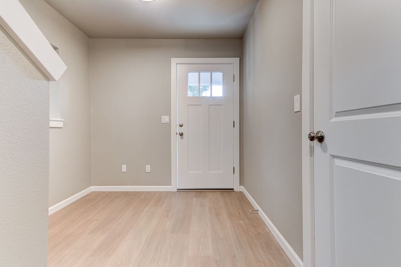 21241 Sw Ortiz Ln - Photo 2 of 18