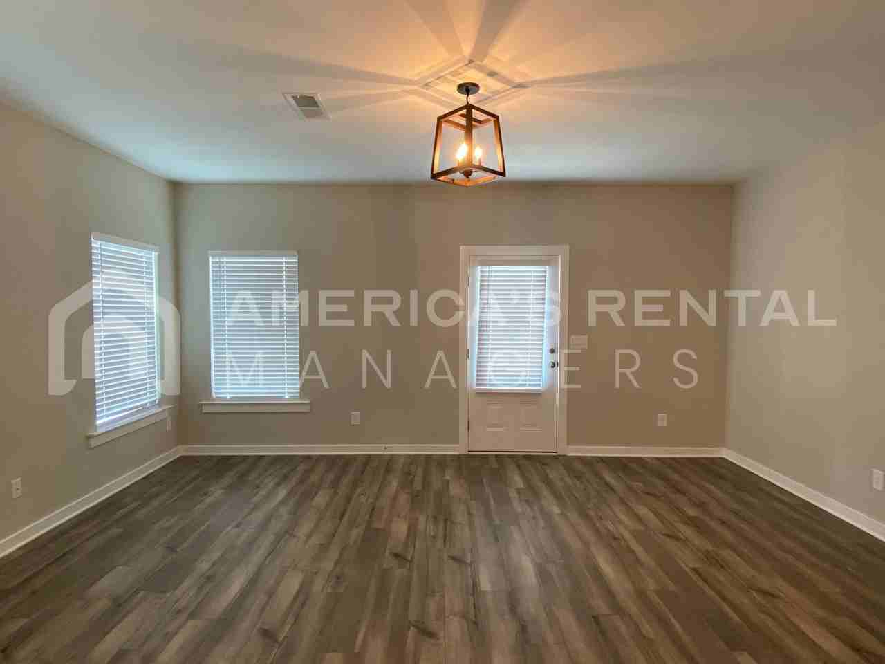 1540 Brookhaven Dr - Photo 2 of 39