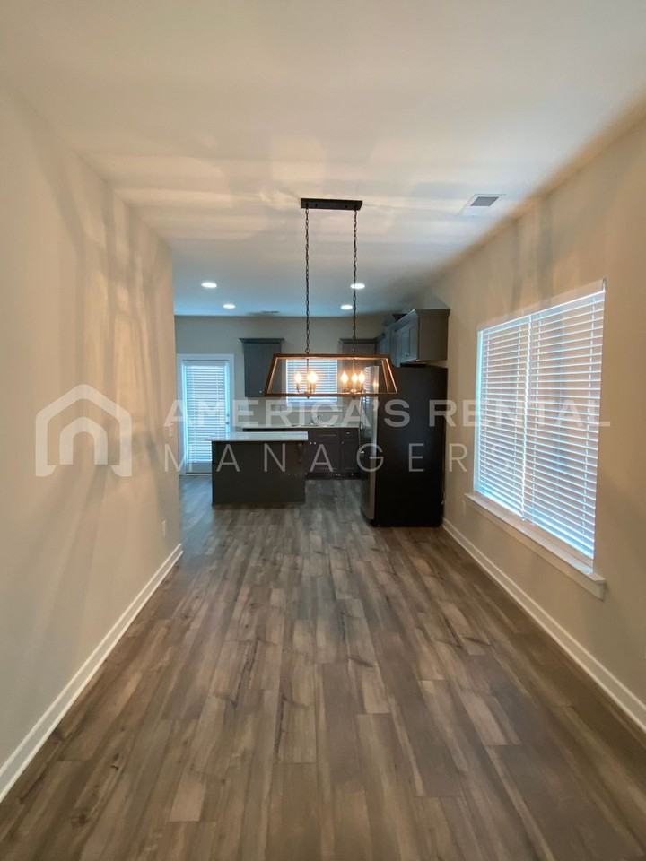 1540 Brookhaven Dr - Photo 4 of 39
