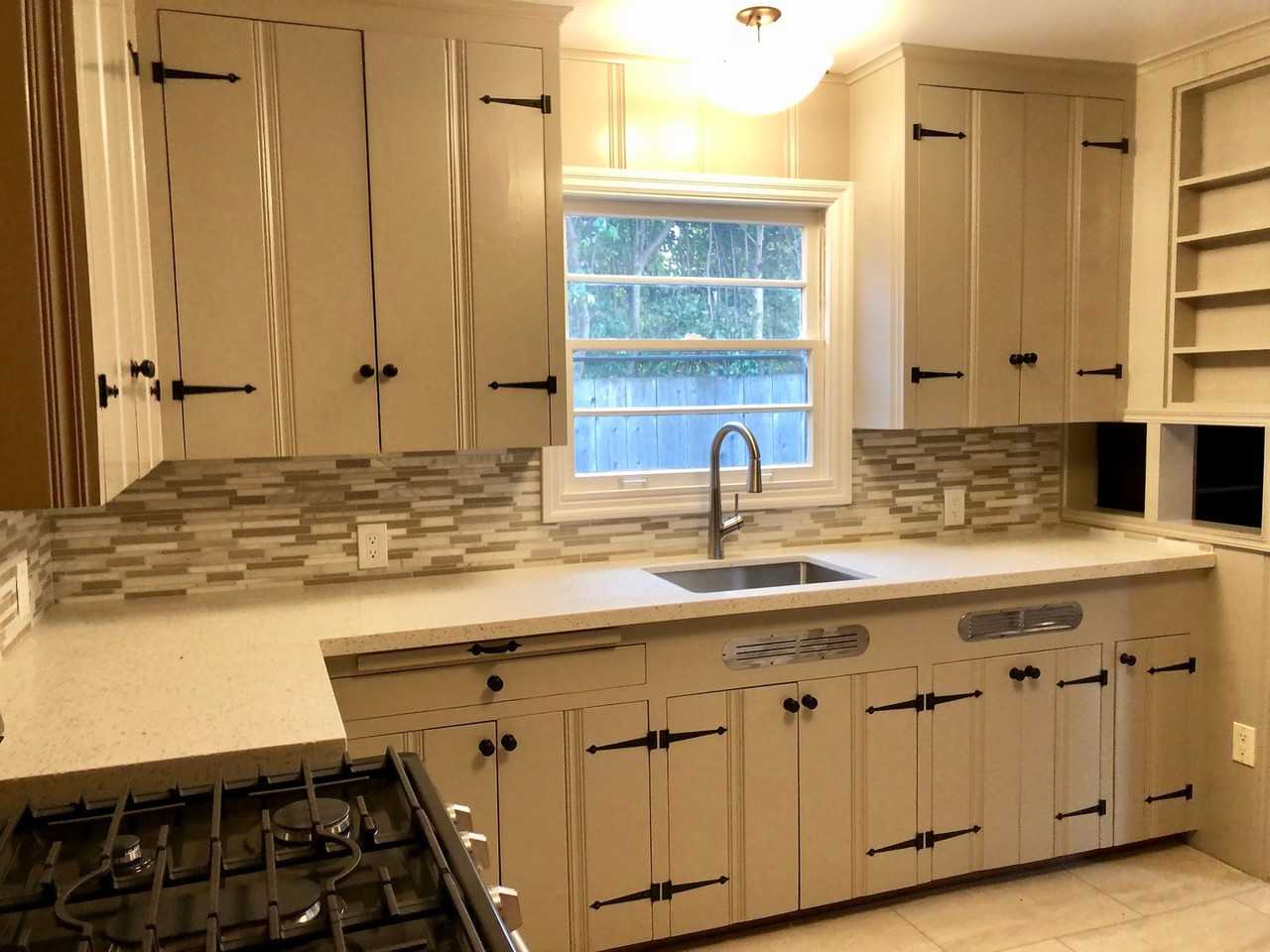 937 Lincoln Ave - Photo 2 of 15