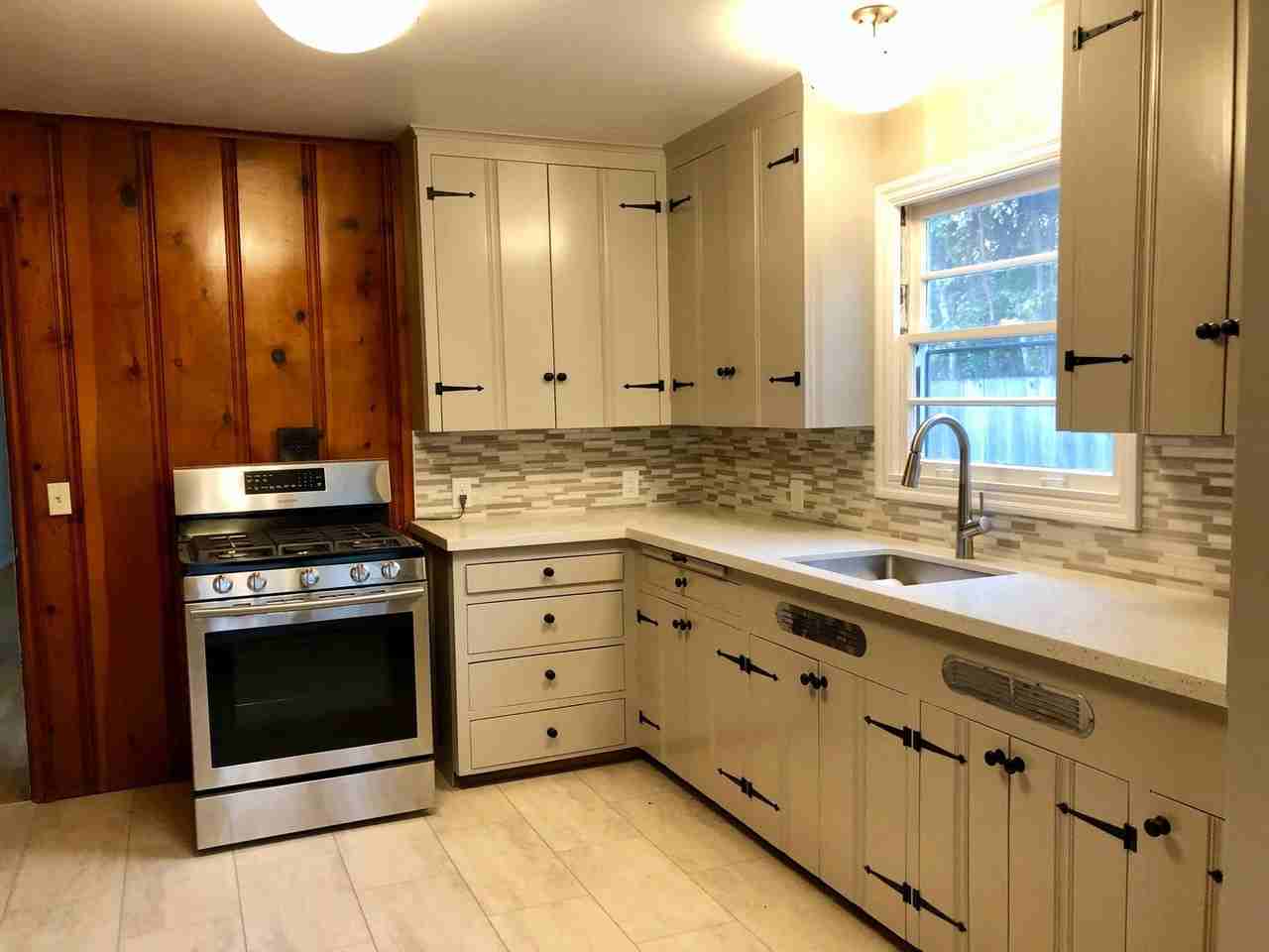 937 Lincoln Ave - Photo 3 of 15
