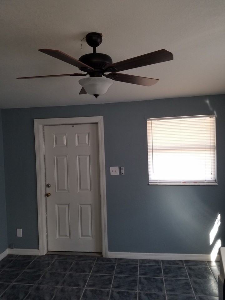 7213 E Emma St - Photo 2 of 15