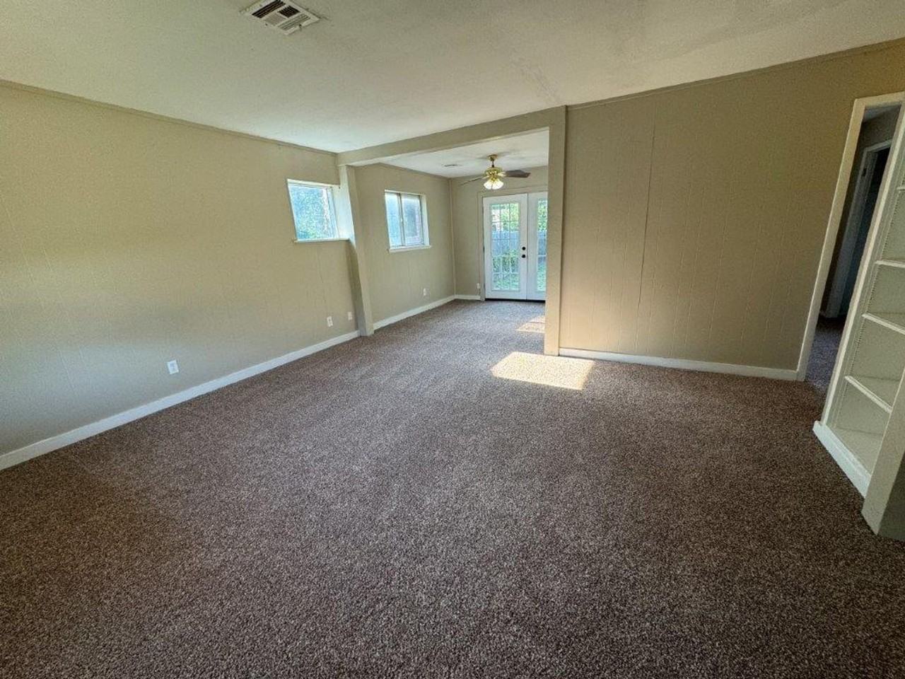 924 Nw 24th St - Photo 6 of 15