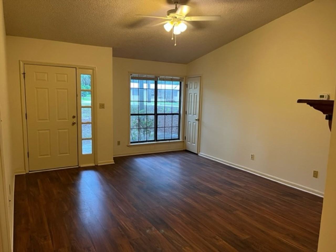 2301 Gornto Rd - Photo 2 of 12
