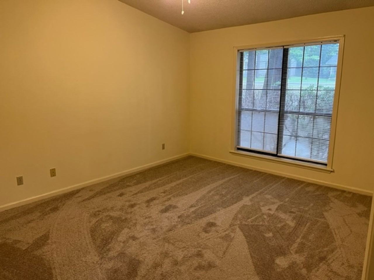 2301 Gornto Rd - Photo 7 of 12