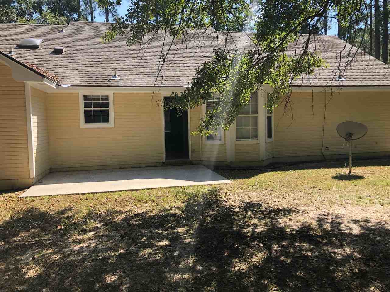 3837 Honeysuckle Dr - Photo 3 of 19