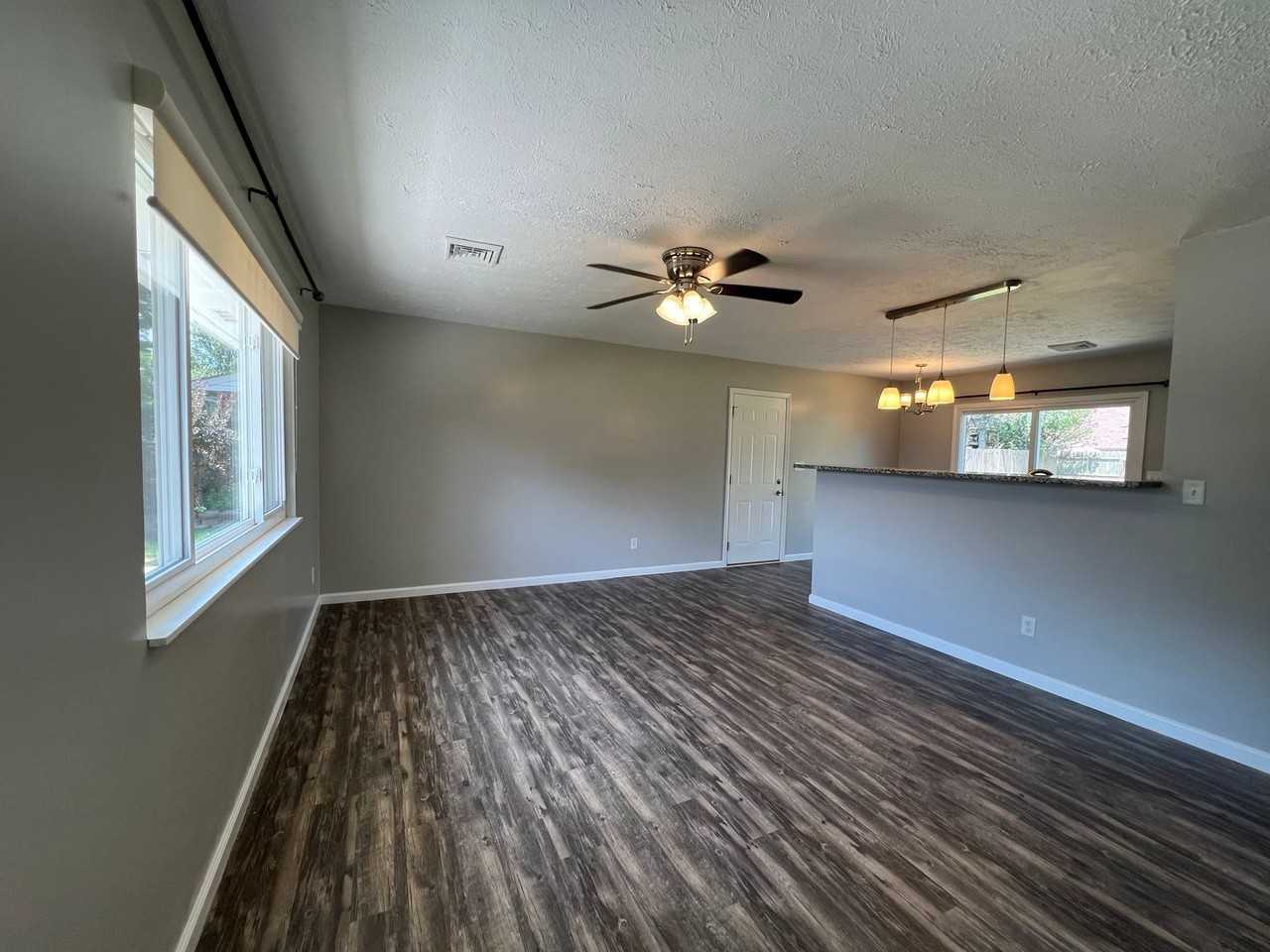 2128 Virginia Dr - Photo 2 of 19