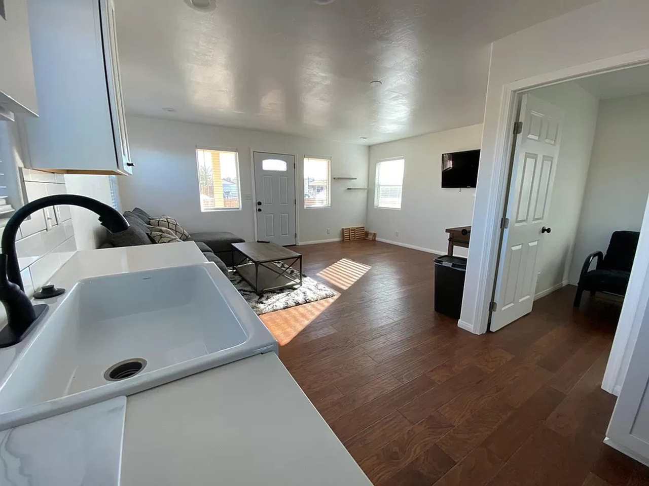 420 W Robertson Rd - Photo 6 of 15