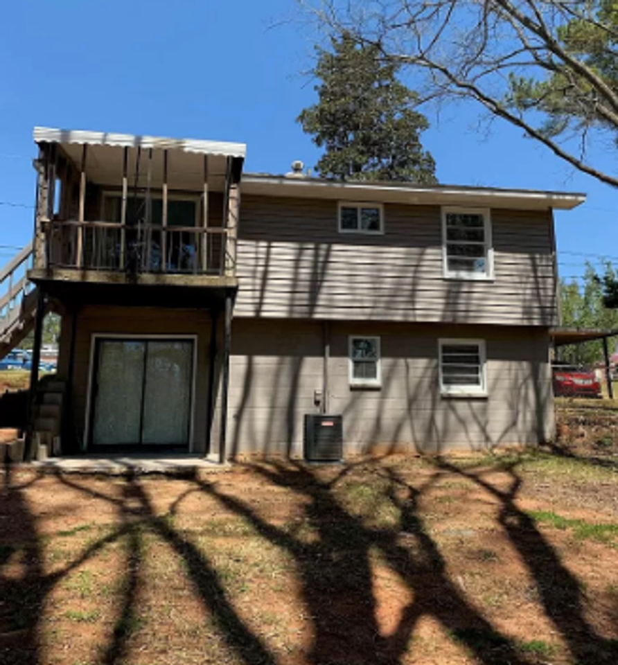 306 Atkinson Dr - Photo 2 of 18