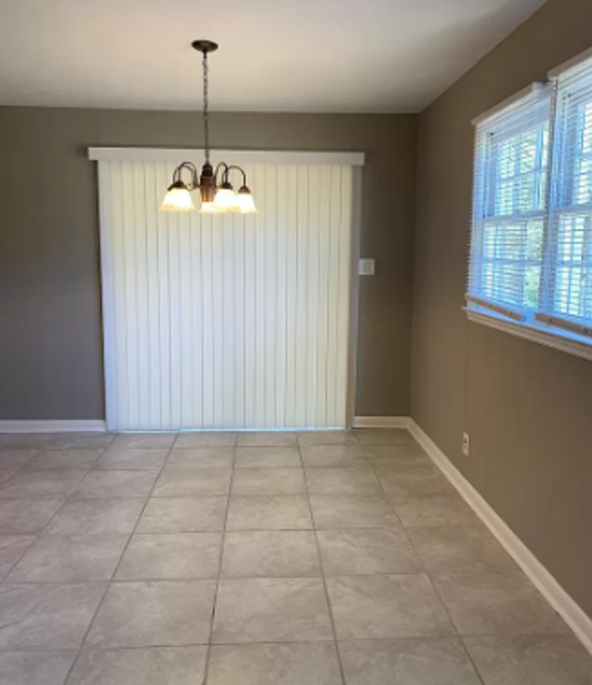 306 Atkinson Dr - Photo 4 of 18